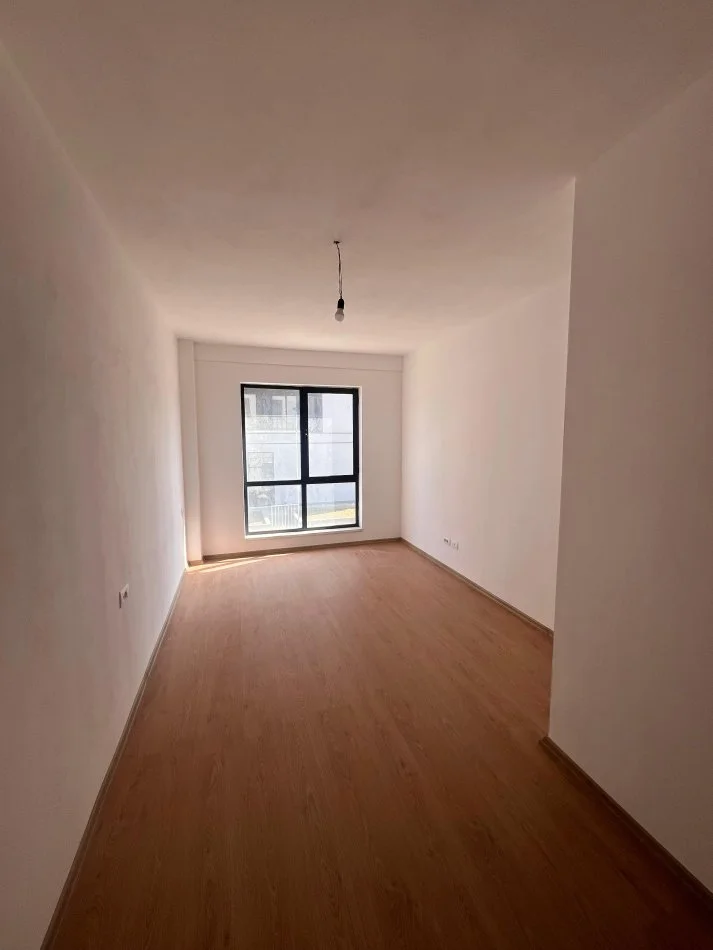 Tirane, jepet me qera apartament 2+1+Ballkon Kati 2, 105 m² 350 € (Rruga 5 Maji)