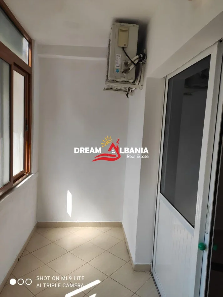Tirane, shitet apartament 1+1 Kati 4, 70 m² 96.000 € (prane Shkolles se Bashkuar)