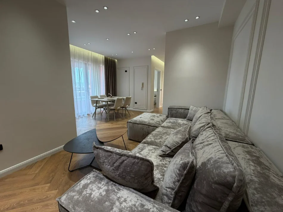 Tirane, shitet apartament 2+1 Kati 7, 101 m² 250.000 € (RRUGA E KAVAJES)