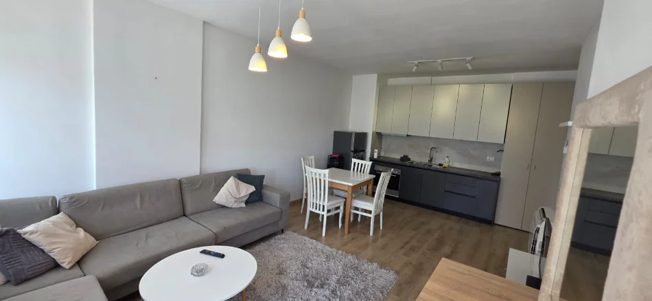 Tirane, jepet me qera apartament 1+1 Kati 3, 65 m² 550 € (Trio Towers Don Bosko)