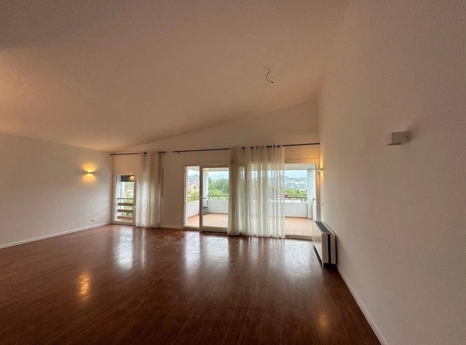 Tirane, shitet Vile , 219 m² 640.000 € 