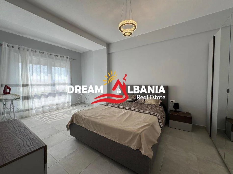 Tirane, jepet me qera 2+1 Kati 7, 105 m² 700 € (Berryli)