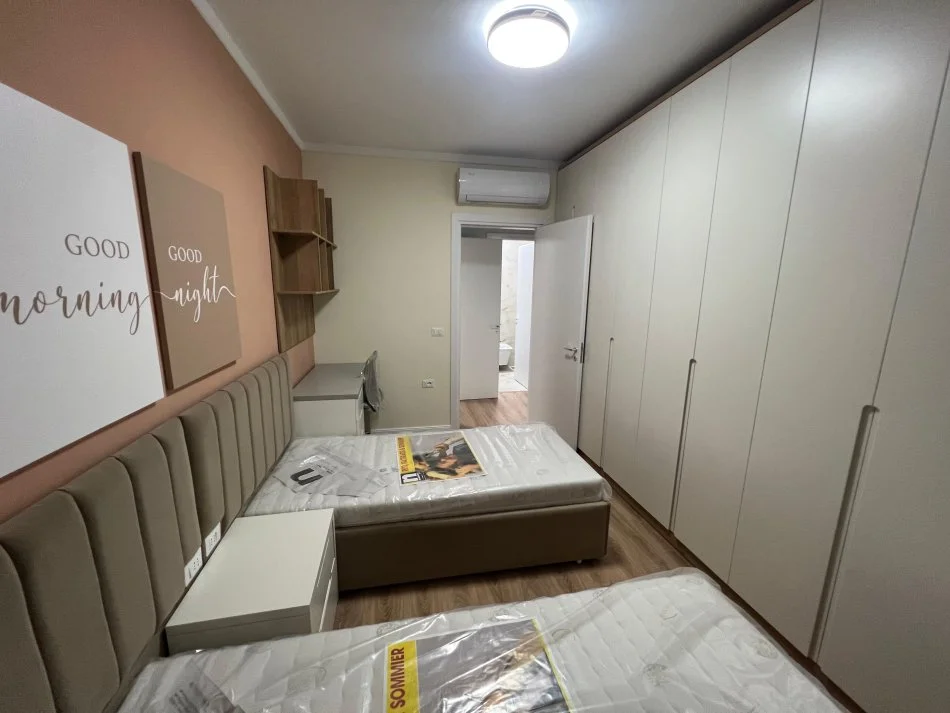 Tirane, jepet me qera apartament 2+1 Kati 3, 112 m² 700 € (Stacioni i trenit)