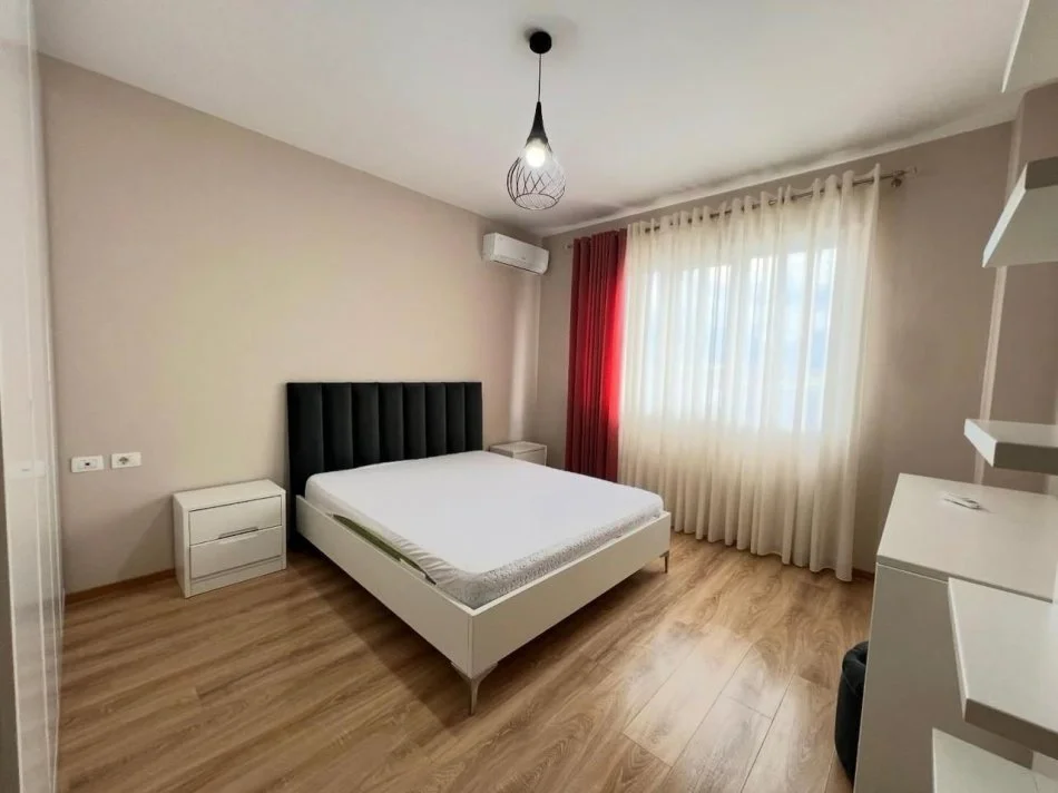 Tirane, jepet me qera apartament 2+1+Ballkon Kati 4, 110 m² 550 € (Kompleksi Mateo Kopshti Zoologjik)