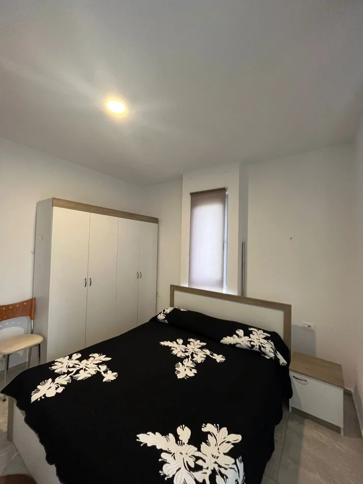 Tirane, jepet me qera apartament 1+1+Ballkon Kati 6, 57 m² 460 € (Fusha e Aviacionit)