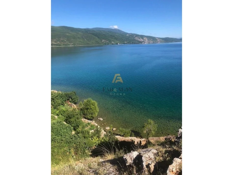Pogradec, shitet toke , 280.000 m² 14.000.000 € (Pogradec)
