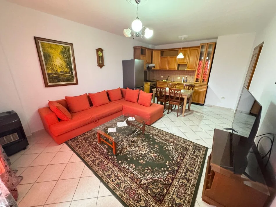 jepet me qera apartament 1+1 Kati 11, 57 m² 450 € (Rruga e kavajes)