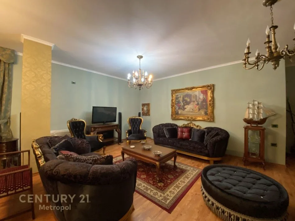 Tirane, jepet me qera Vile 2 Katshe Kati 0, 131 m² 1.100 € (ISLAM ALLA , TIRANE)