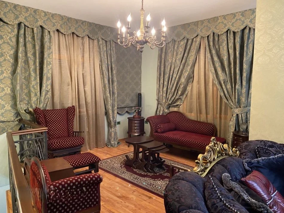 Tirane, jepet me qera Vile 2 Katshe Kati 0, 131 m² 1.100 € (ISLAM ALLA , TIRANE)