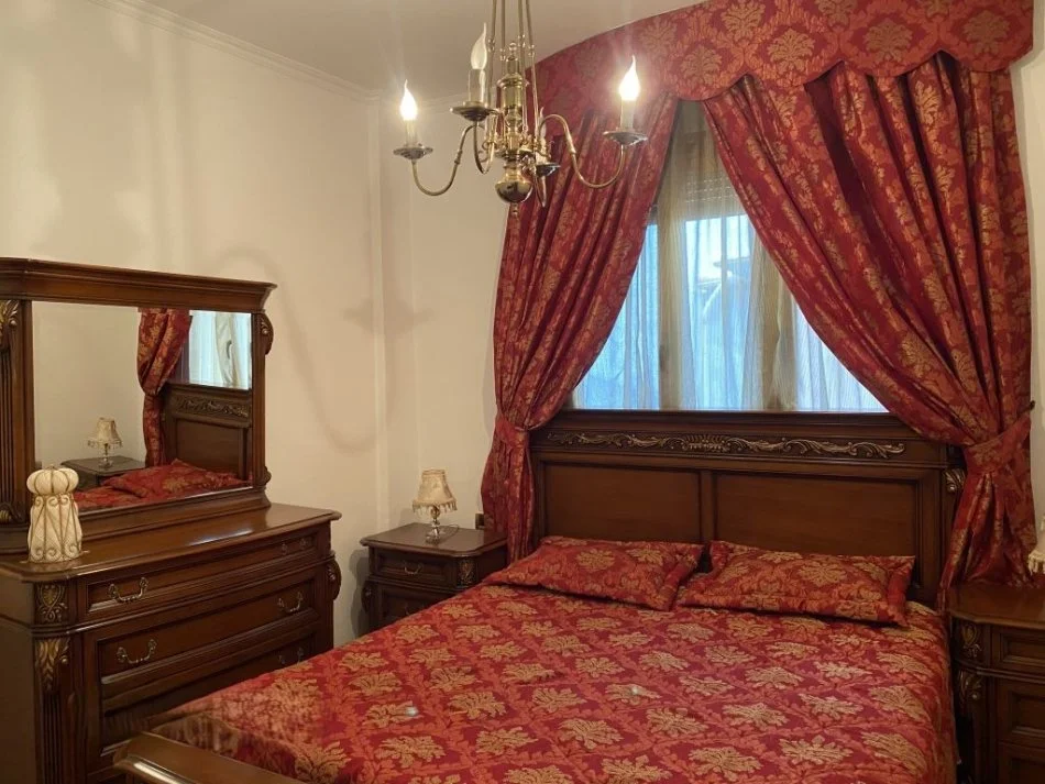 Tirane, jepet me qera Vile 2 Katshe Kati 0, 131 m² 1.100 € (ISLAM ALLA , TIRANE)