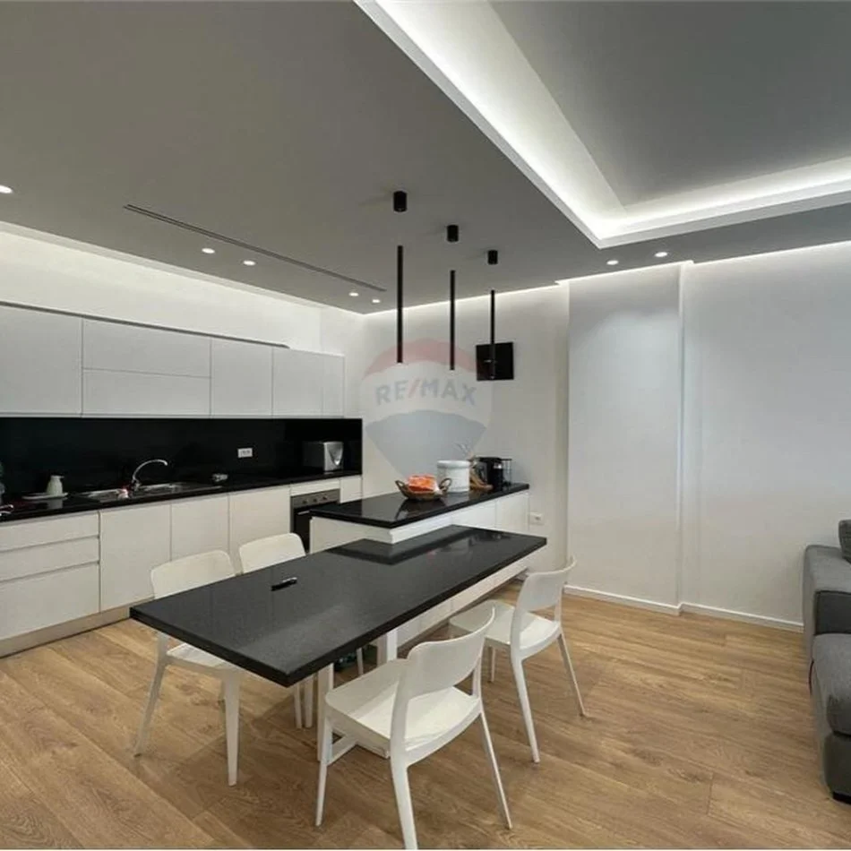 Tirane, shes apartament 2+1+Aneks+Ballkon Kati 2, 100 m² 250.000 € 