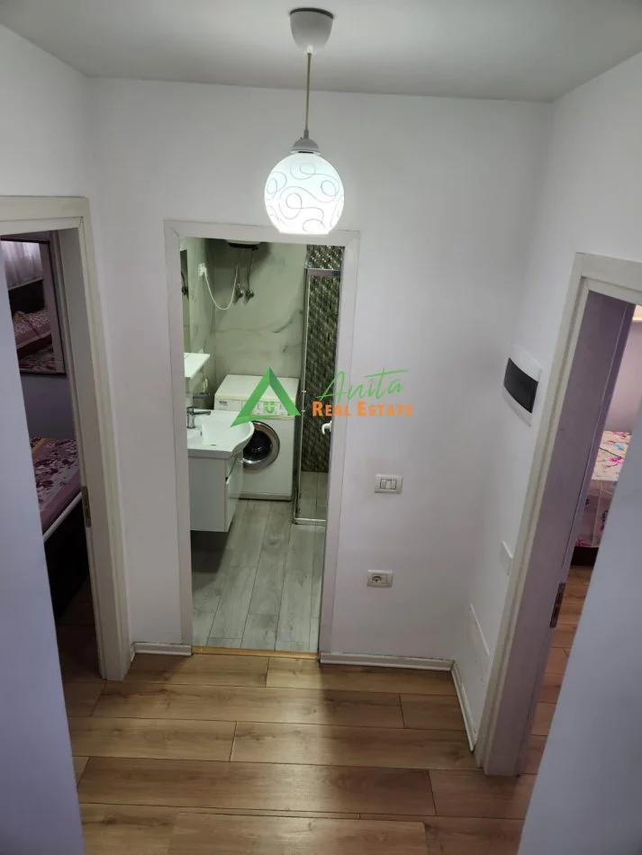 Tirane, jepet me qera apartament 2+1+Ballkon Kati 3, 75 m² (Rruga Bill Klinton)
