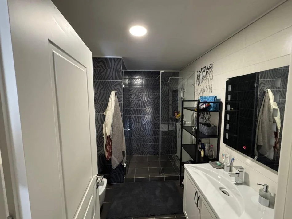 Tirane, shitet apartament 3+1 , 220 m² (air albania)