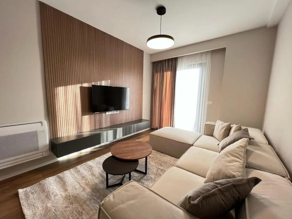 Tirane, jepet me qera apartament 1+1+Ballkon Kati 20, 77 m² 1.000 € (Garden Building Residence)