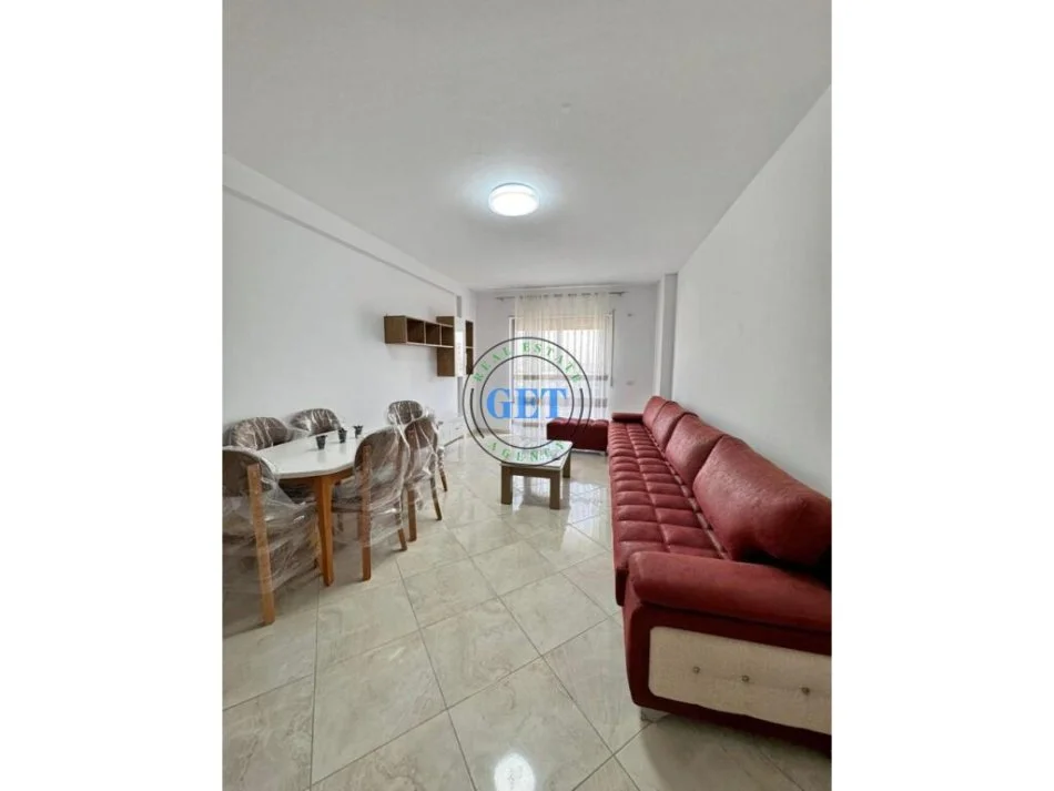 Durres, jepet me qera apartament 2+1+Ballkon Kati 5, 100 m² 350 € (Stadiumi)