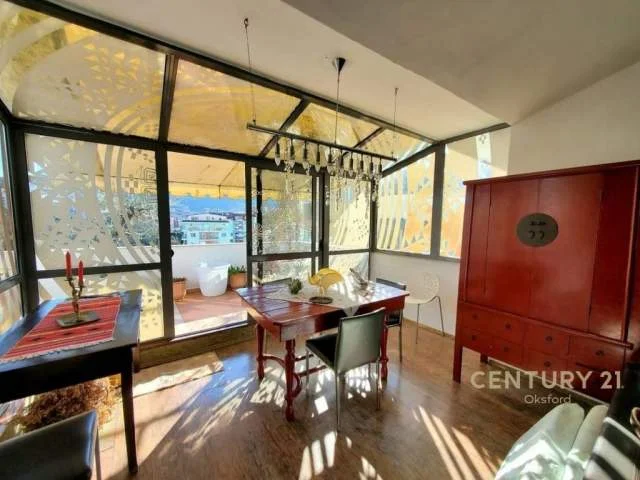 Tirane, jepet me qera apartament 2+1+A+BLK Kati 10, 210 m² 700 Euro (komuna e parisit)