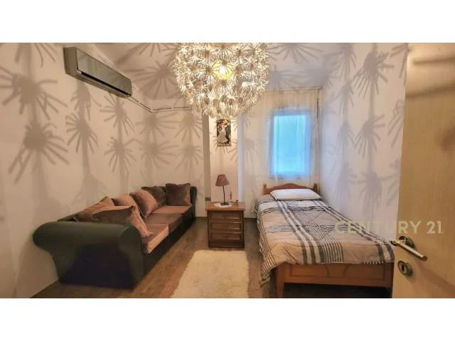 Tirane, jepet me qera apartament 2+1+A+BLK Kati 10, 210 m² 700 Euro (komuna e parisit)