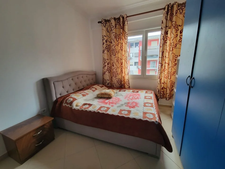 Tirane, jepet me qera apartament 1+1 Kati 6, 72 m² 450 € (Tirana Golden Park)