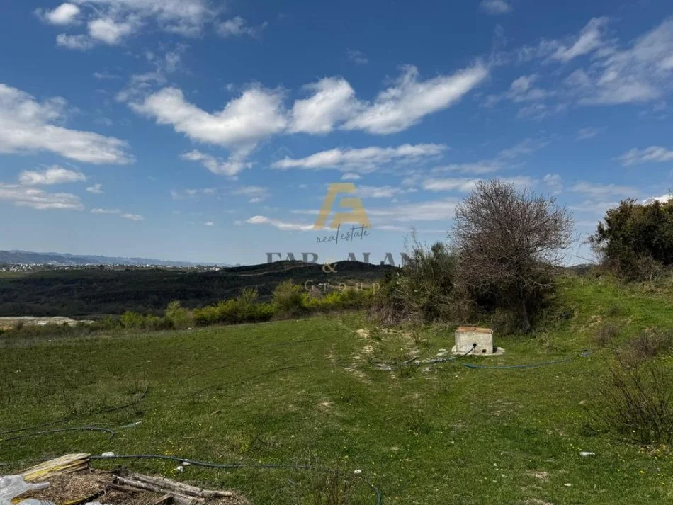 Tirane, shitet toke , 9.000 m² 900.000 € (GURRE E MADHE)