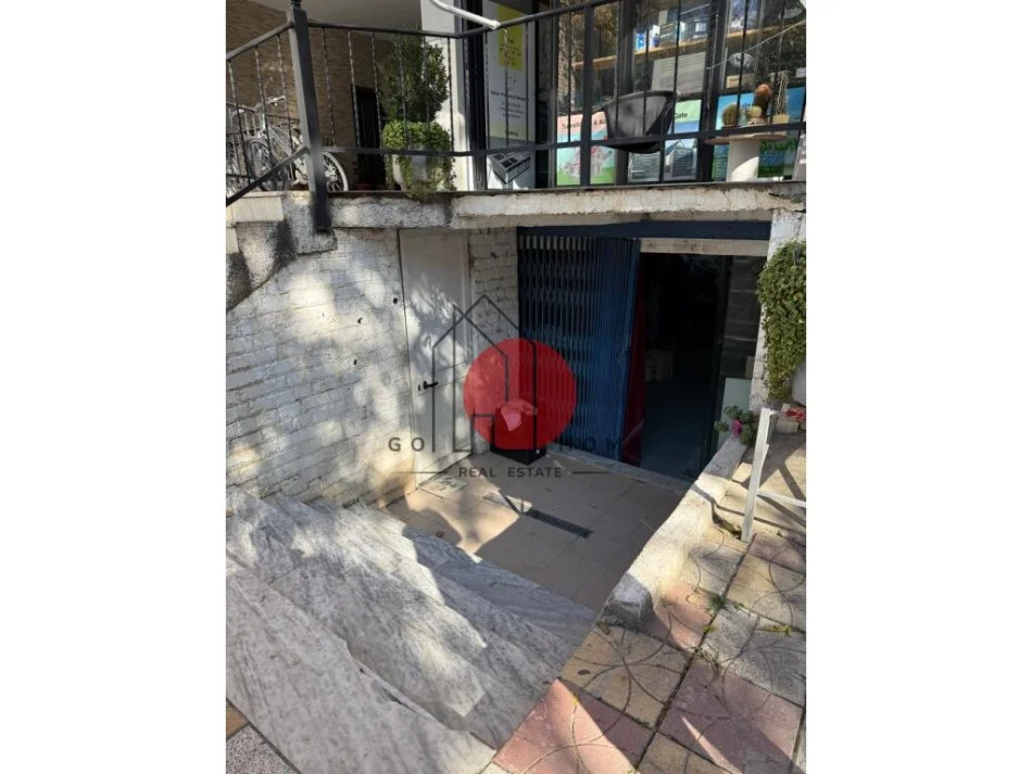 Tirane, shitet , 90 m² 60.000 € (rruga e kavajes)