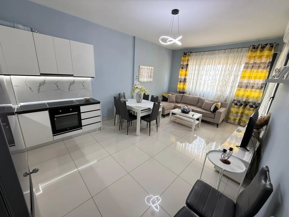 Tirane, jepet me qera apartament 2+1 Kati 5, 105 m² 600 € (Kompleksi Asl)