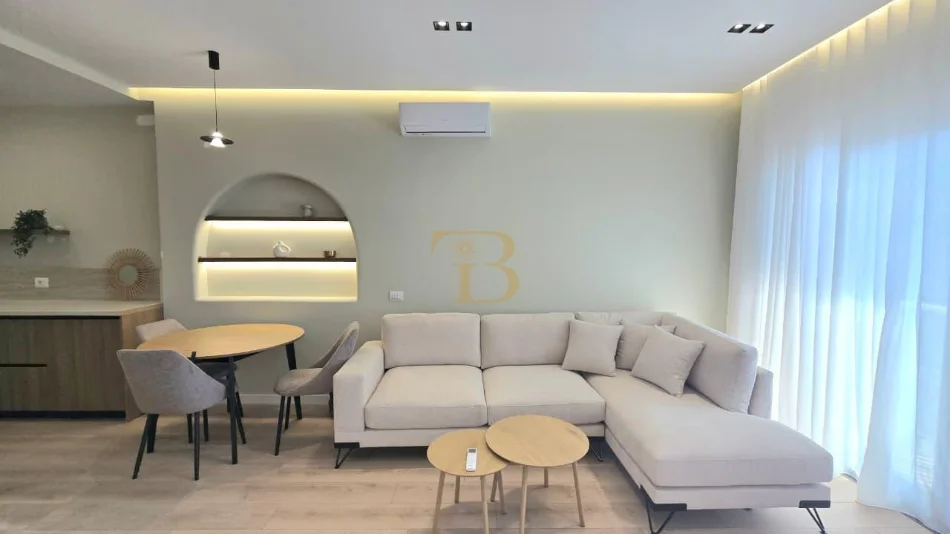 Tirane, jepet me qera apartament 1+1 Kati 7, 63 m² 1.000 € (Rruga e Barrikadave)