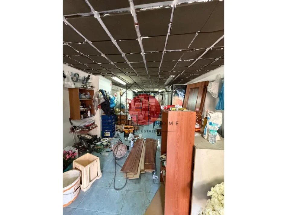 Tirane, shitet , 90 m² 60.000 € (rruga e kavajes)