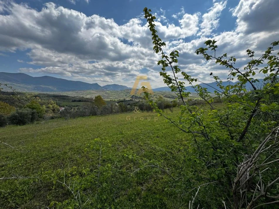 Tirane, shitet toke , 3.000 m² 300.000 € (GURRE E MADHE)