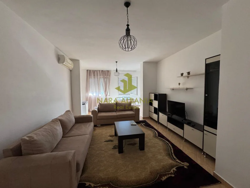 Tirane, jepet me qera apartament 3+1+Ballkon Kati 6, 100 m² 700 € (Ambasada Amerikane)