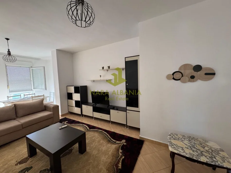Tirane, jepet me qera apartament 3+1+Ballkon Kati 6, 100 m² 700 € (Ambasada Amerikane)