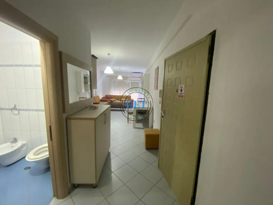 Durres, jepet me qera apartament 1+1 Kati 3, 70 m² 300 € (Plazh, Durres)