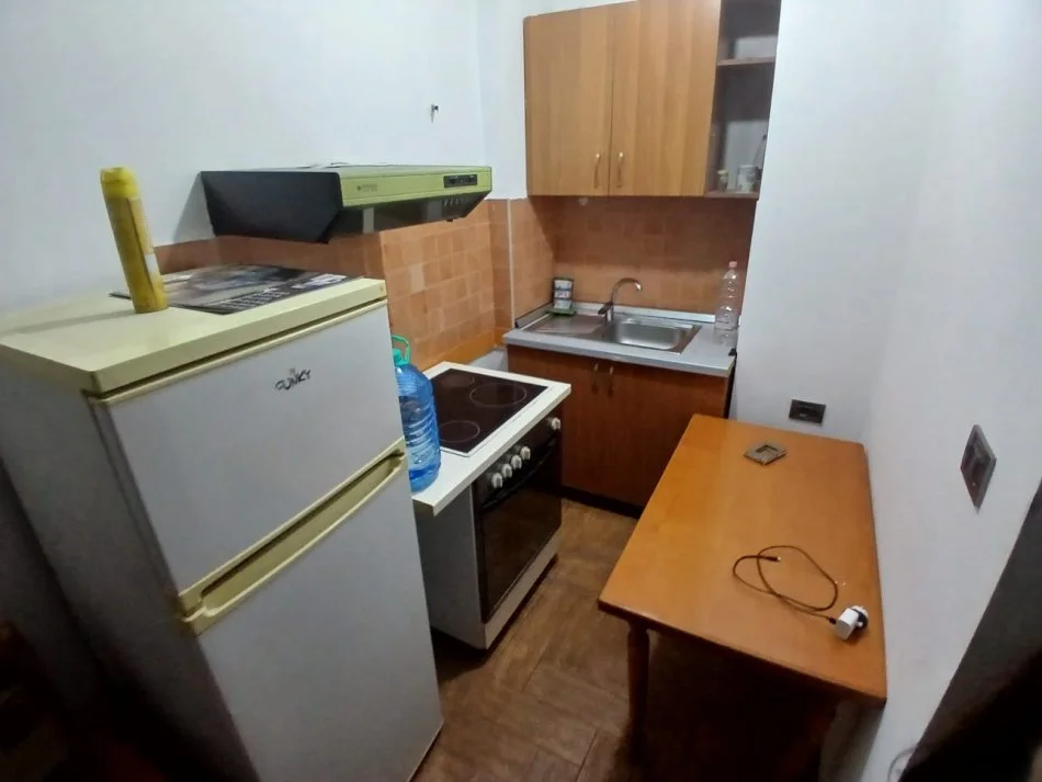 Tirane, jepet me qera apartament 1+1 Kati 2, 280 m² 280 € (21 Dhjetori)