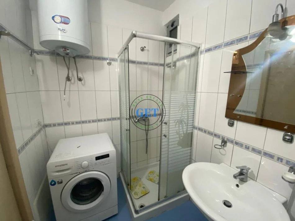 Durres, jepet me qera apartament 1+1 Kati 3, 70 m² 300 € (Plazh, Durrës)