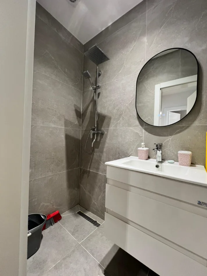 Tirane, jepet me qera apartament 1+1 Kati 4, 40 m² 470 € 