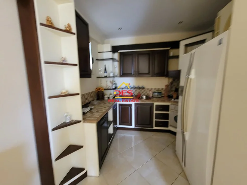 Vlore, jap me qera apartament 2+1+Ballkon Kati 2, 110 m² 500 € (Lungomare)