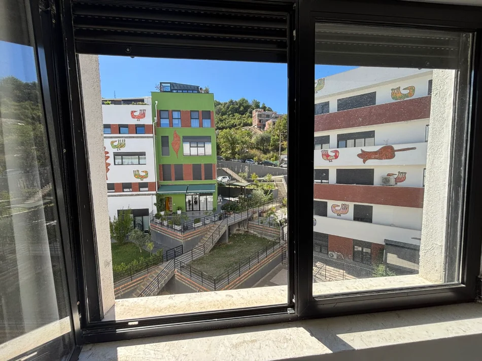 Tirane, jepet me qera apartament duplex Dublex Kati 0, 108 m² (Kodra e Diellit 2)