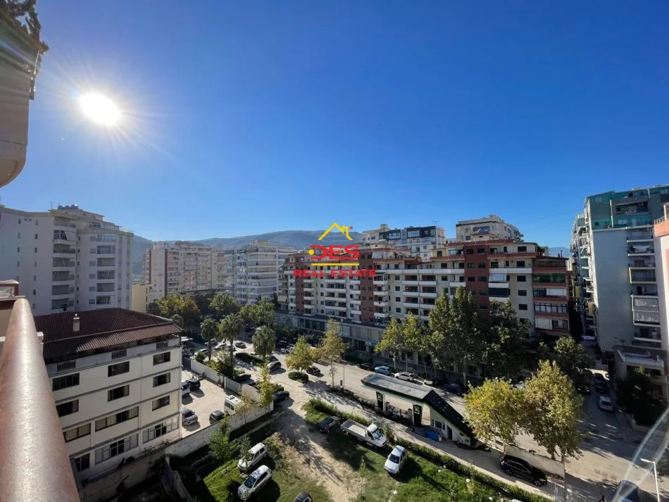Vlore, shitet apartament 1+1+Ballkon Kati 8, 71 m² 113.000 € (Rruga Gjergj A|rianiti)
