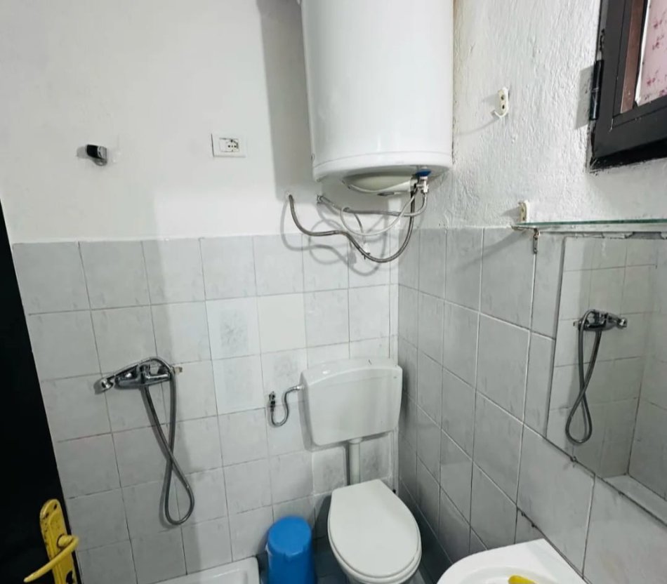 Tirane, jepet me qera shtepi 2+1 Kati 2, 80 m² 380 € (rruga e Dibres)