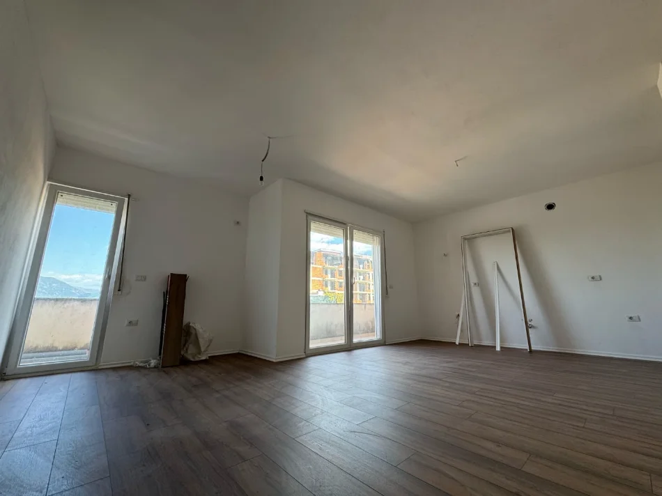 shitet apartament 2+1 , 134 m² 150.000 € (Prane Xhamise)
