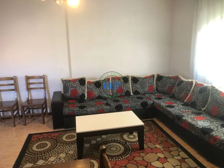 Durres, jepet me qera apartament 1+1 Kati 6, 85 m² 250 € (Shkolla Kushtrimi i Lirise)