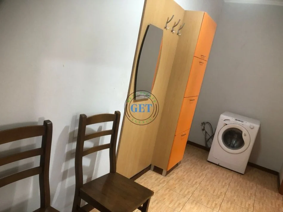 Durres, jepet me qera apartament 1+1 Kati 6, 85 m² 250 € (Shkolla Kushtrimi i Lirise)