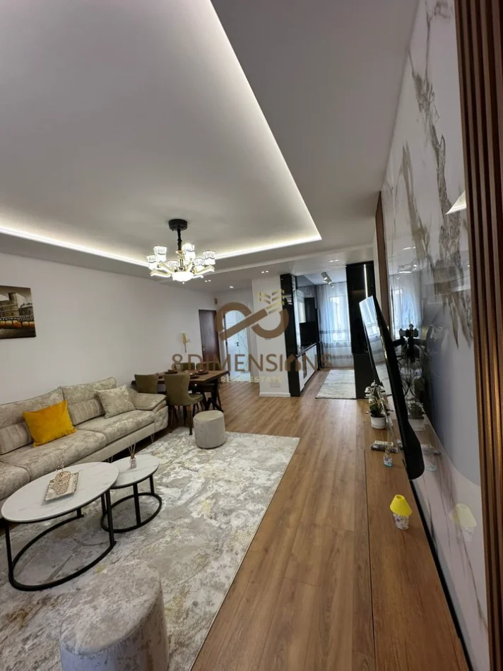 Tirane, shitet apartament 2+1+Ballkon Kati 7, 116 m² 255.000 € (pallati me shigjeta)