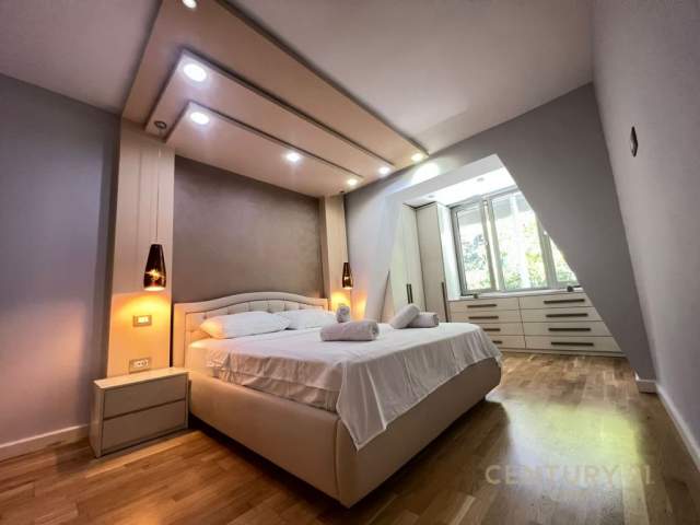 Tirane, jepet me qera apartament 2+1 Kati 1, 96 m² 800 Euro