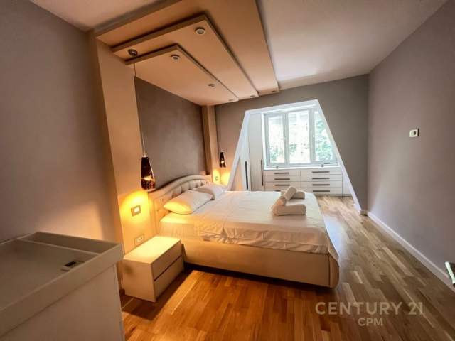 Tirane, jepet me qera apartament 2+1 Kati 1, 96 m² 800 Euro