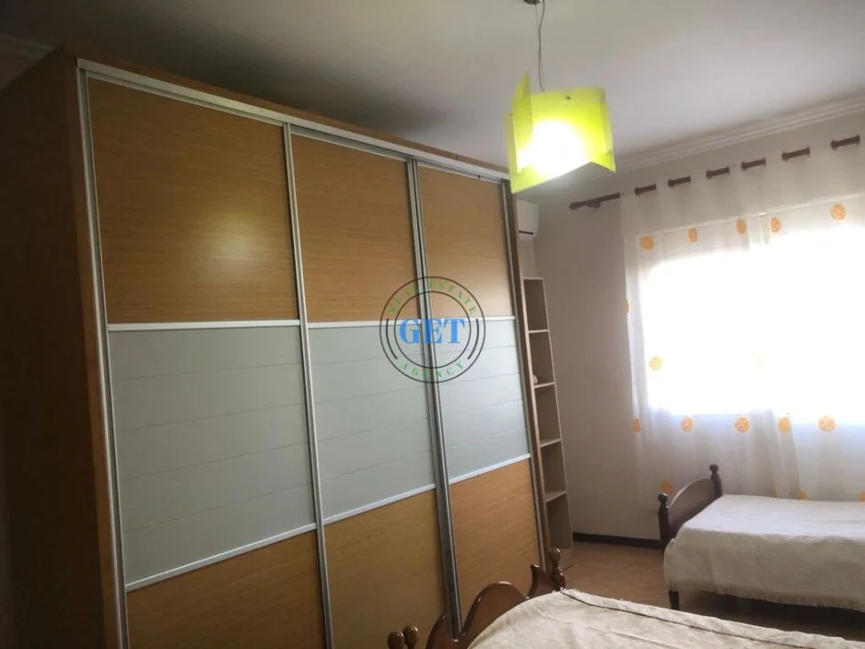 Durres, jepet me qera apartament 1+1 Kati 6, 85 m² 250 € (Shkolla Kushtrimi i Lirise)