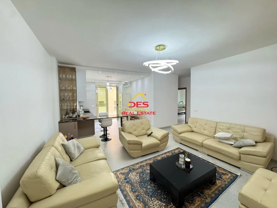 Vlore, shitet apartament 2+1+Ballkon Kati 0, 114 m² 200.000 € (Rruga Murat Tërbaçi)