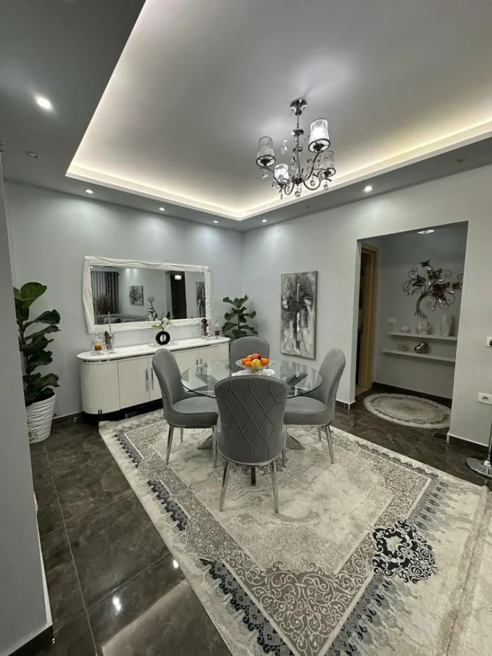 Tirane, shitet apartament 2+1+Ballkon Kati 1, 92 m² 290.000 € (Ish Restorant Durrësi)