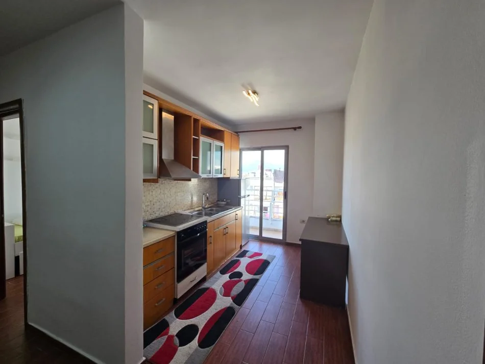 Tirane, jepet me qera apartament 2+1 Kati 7, 100 m² 600 € (Rruga Dhimiter Shuteriqi, Tirane)