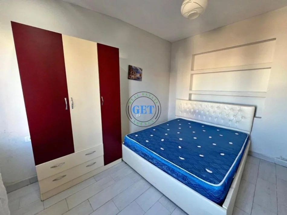 Durres, jepet me qera apartament 1+1 Kati 4, 70 m² 250 € (Muzeumi , Durres)