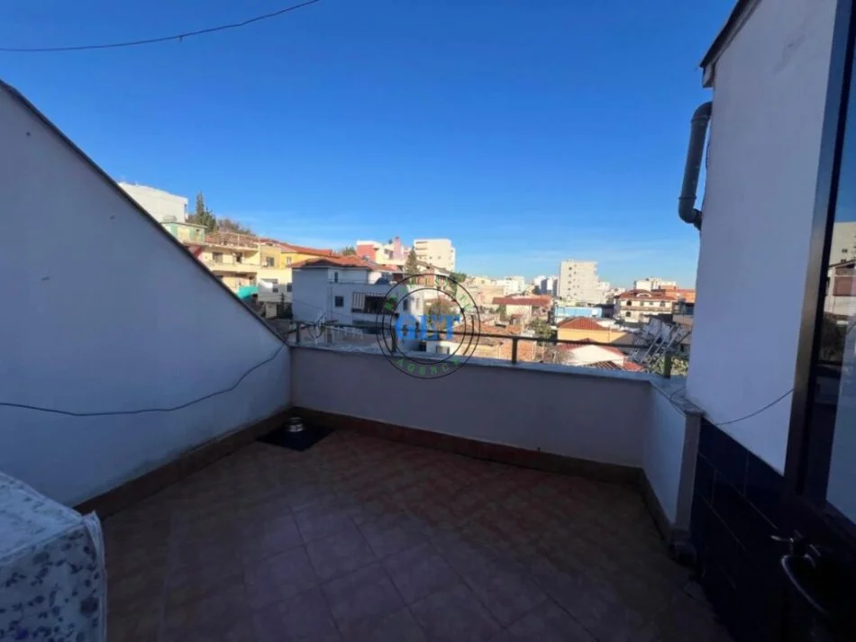 Durres, jepet me qera apartament 1+1 Kati 4, 70 m² 250 € (Muzeumi , Durres)